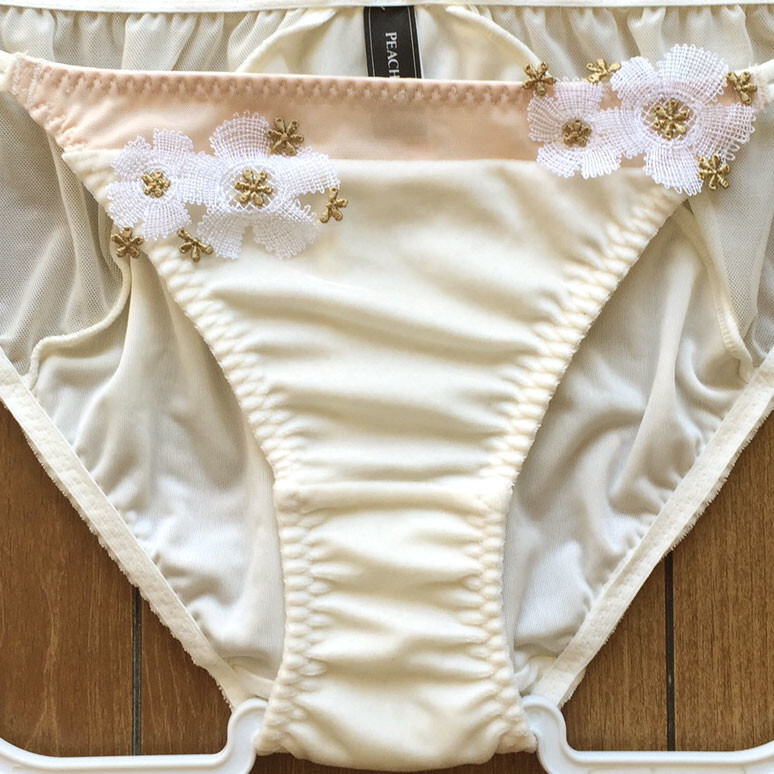 新品?未使用?【特価★ピーチジョン】光沢感あるもこもこベロア素材?センシャル可愛(ài)い推し/オフ白/L★パンティ/ショーツ/レディース下著