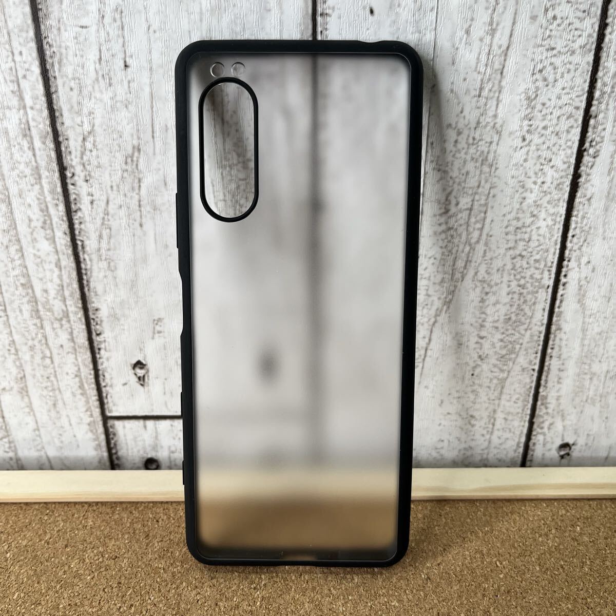 Xperia 5II ケース SO-52A/SOG02 耐衝撃 指紋防止 軽量 半透明 マット ストラップホール付き TPUバンパー PCパネル ブラック+ホワイト_画像7