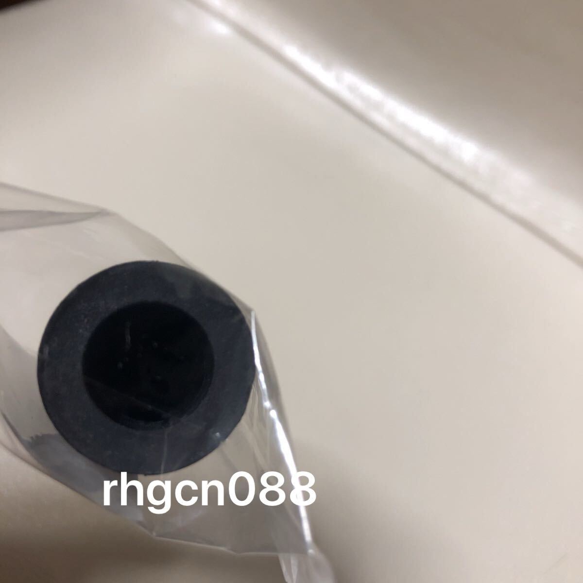 新品☆2個セット　スバル純正品　ドアスイッチブーツ　サンバー　ヴィヴィオなど　ドアスイッチカバー_画像2