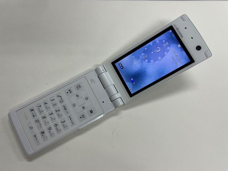AJ505 docomo F-02A ホワイト ジャンク
