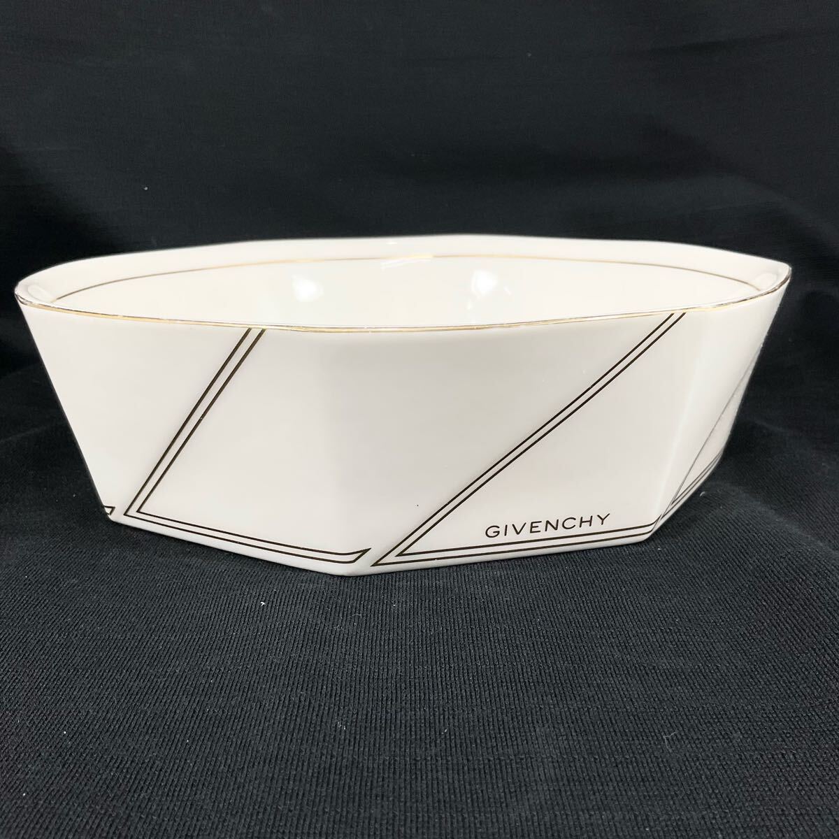 【未使用】ジバンシー 大皿 大鉢 丸皿 プレート ボウル 2点セット 金彩 金縁 洋食器 GIVENCHY (E272)_画像3