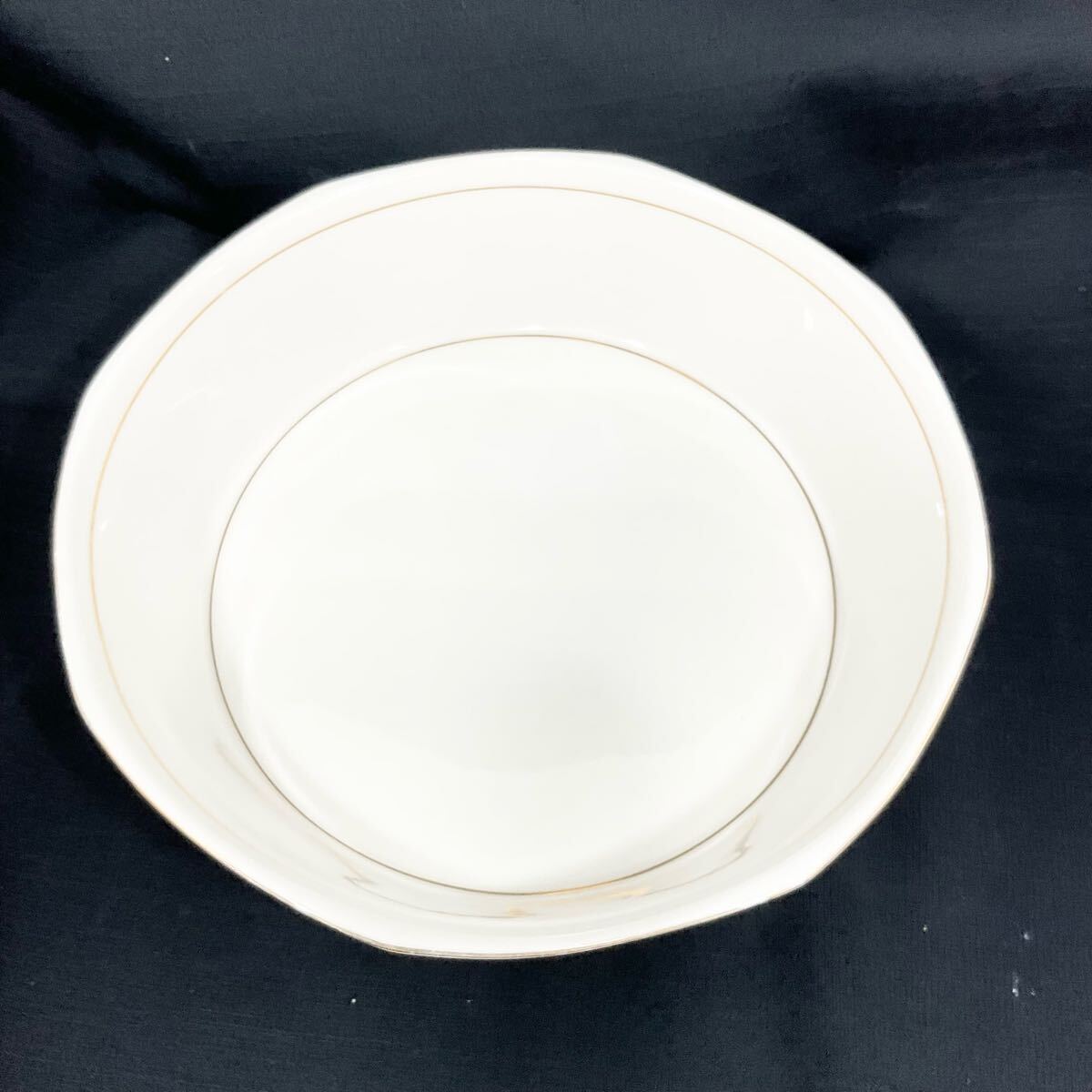 【未使用】ジバンシー 大皿 大鉢 丸皿 プレート ボウル 2点セット 金彩 金縁 洋食器 GIVENCHY (E272)_画像4