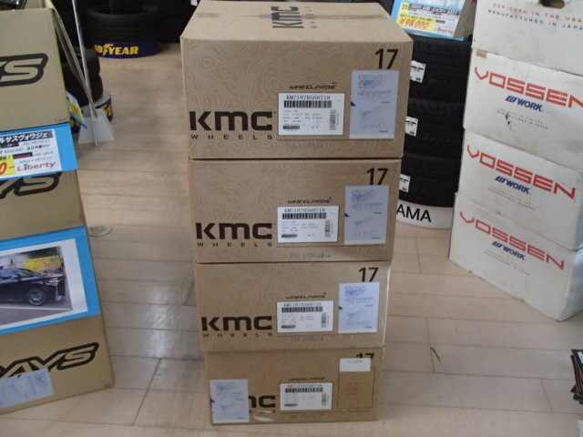 現品特価 在庫有 即納可能 USオフ系! KMC KM718 SUMMIT 8.5J 17in IS18 139.7 サテンブラック トライトン GSR プラド ハイラックス FJ_画像9