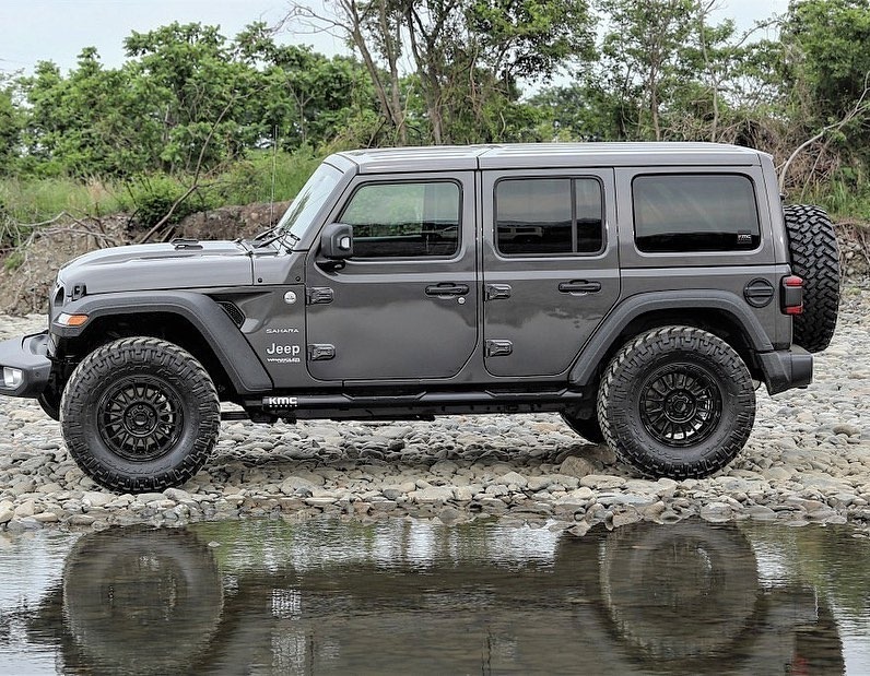 人気 KMC KM542 IMPACT 8.0J×17in IS35 127 5H サテンブラック JEEP Jeep ジープ ラングラー グラディエーター に_画像2