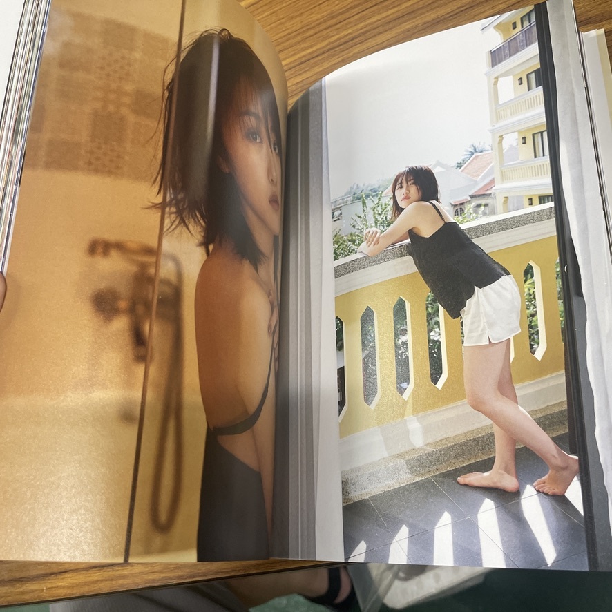 寫真集 【寫真集?初版?DVD付】工藤遙「Lively」 /識別番號②