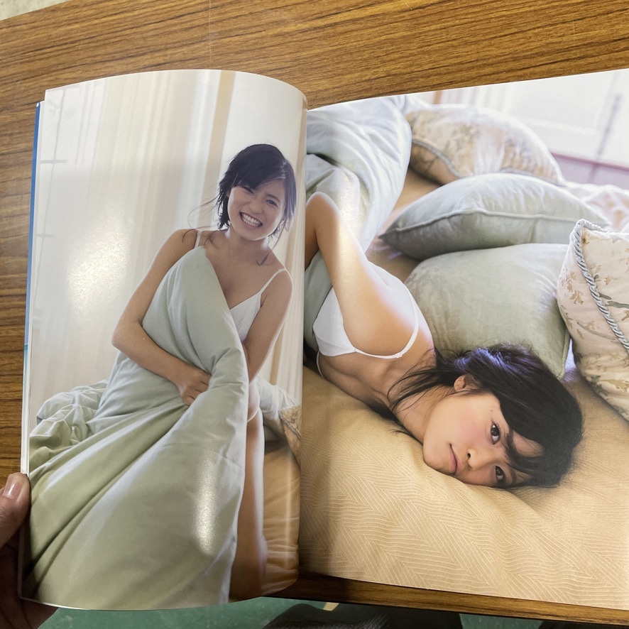 小島瑠璃子 ファースト 寫真集 「こじるりっ！」 ポスター付き 帯付き /識別番號②