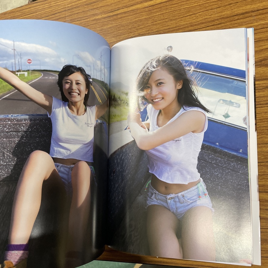 小島瑠璃子 ファースト 寫真集 「こじるりっ！」 ポスター付き 帯付き /識別番號②