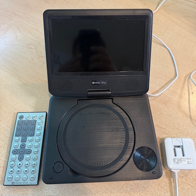 VERTEX STYLE PDVD-V074 ヴァーテックススタイル ポータブルDVDプレーヤー