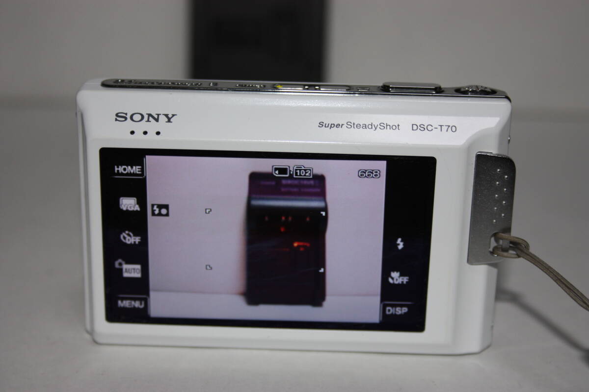 SONY デジタルカメラ Cyber-Shot(サイバーショット) T11 (５３０萬畫素) ホワイト DSC-T11 バッテリー?充電器付き、基本動(dòng)作確認(rèn)済