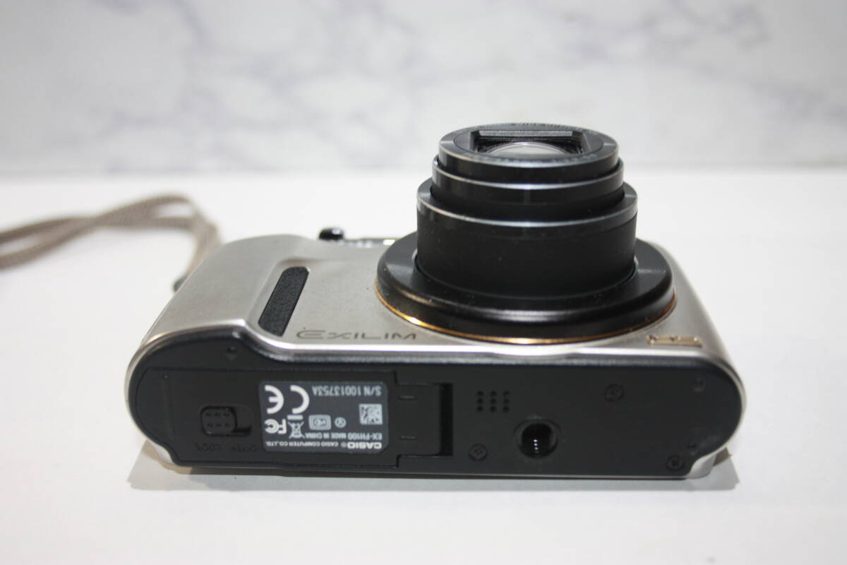 CASIO カシオ HIGH SPEED EXILIM EX-FH100 毎秒40枚の高速連寫が可能な光學(xué)10倍ズームレンズ搭載デジタルカメラ（1010萬(wàn)畫素）作動(dòng)確認(rèn)済