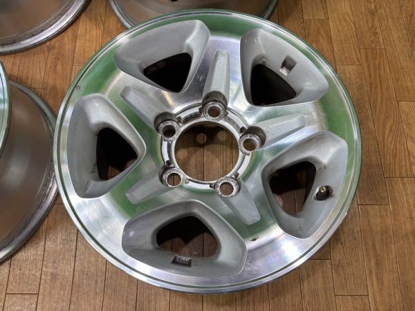 激レア ガリ傷無し トヨタ純正 ランクル70 復刻版モデル アルミホイール 16インチ 7.0J ET+-0 5H PCD150 4本 _画像2