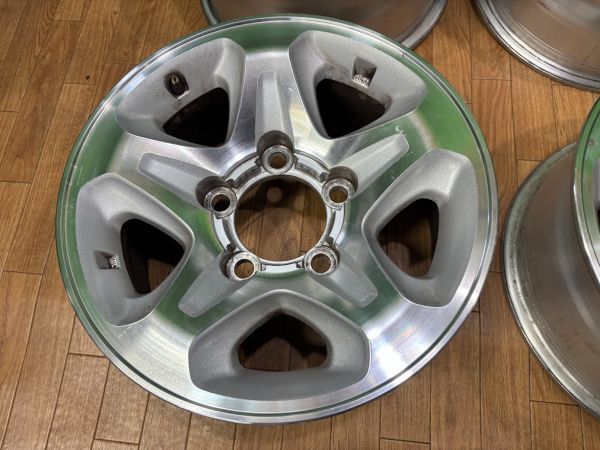 激レア ガリ傷無し トヨタ純正 ランクル70 復刻版モデル アルミホイール 16インチ 7.0J ET+-0 5H PCD150 4本 _画像4