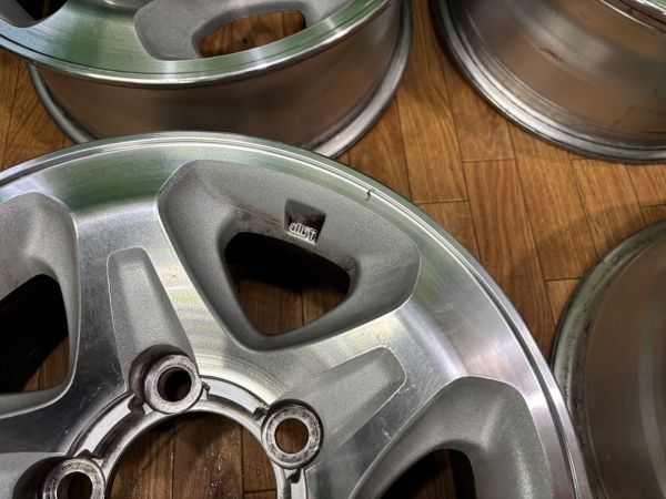 激レア ガリ傷無し トヨタ純正 ランクル70 復刻版モデル アルミホイール 16インチ 7.0J ET+-0 5H PCD150 4本 _画像5