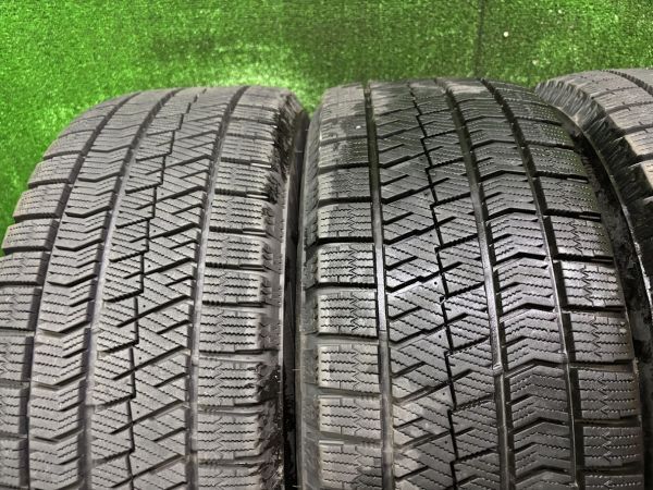 22年制　ブリヂストン　ブリザックVRX2　215/55R17　MID　アルミホイール付き　4本　7.0J　ET48/5H　114.3　スタッドレス　ヤリスクロス