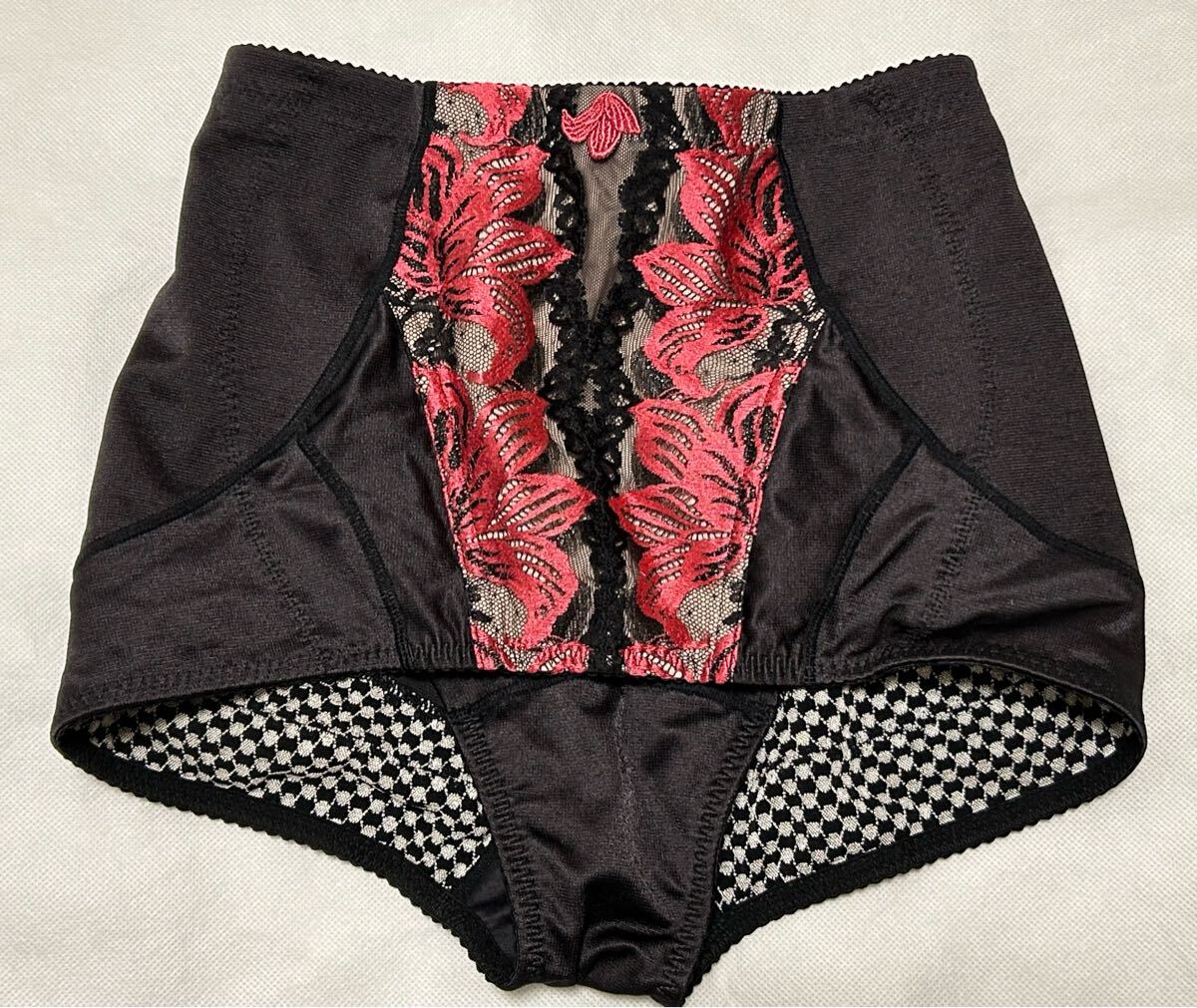 補整下着 マルコ ショートガードル カリーユ ブラック系　Lサイズ　ほぼ新品_画像1