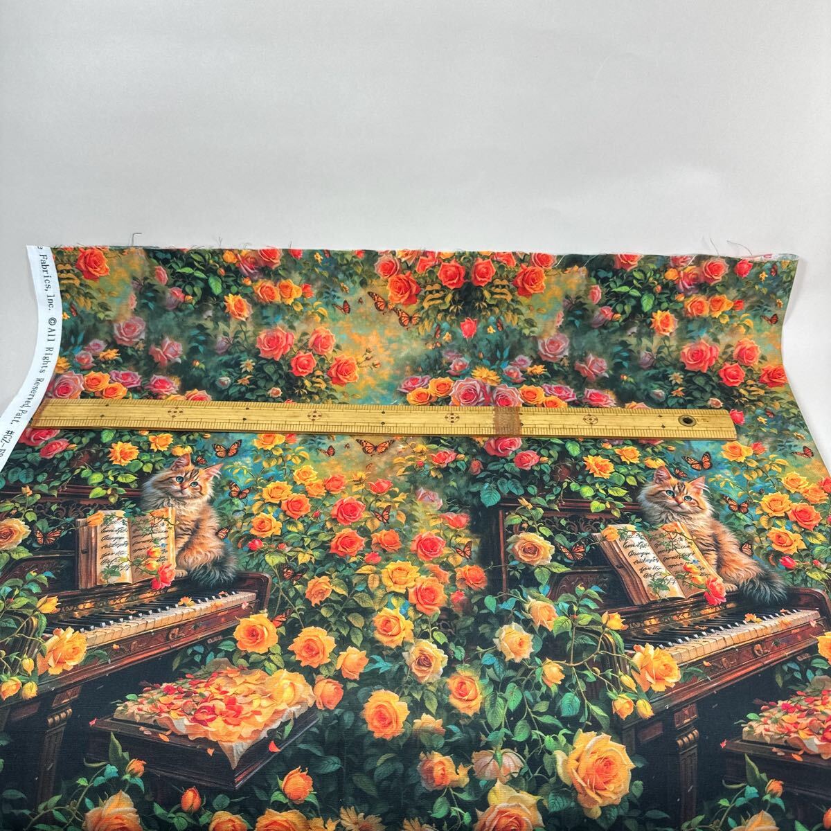 USAシーチング.綿100%生地.幅110cm×約40cm.ピアノ.薔薇.猫_画像2