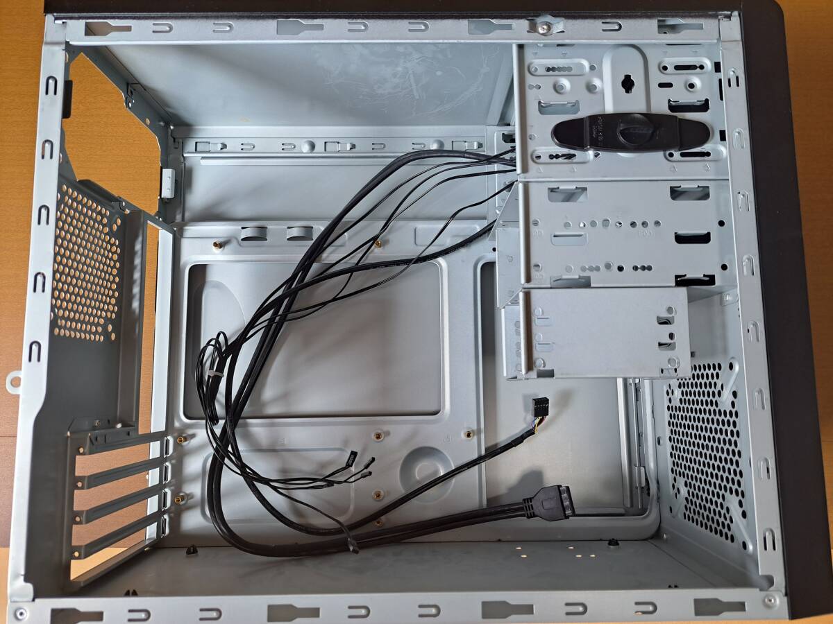 COOLER MASTER MASTERBOX E300L