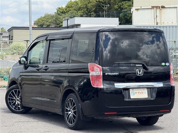 ステップワゴン 2.0 G 社外17インチAW　バックカメラ　パナソニッ