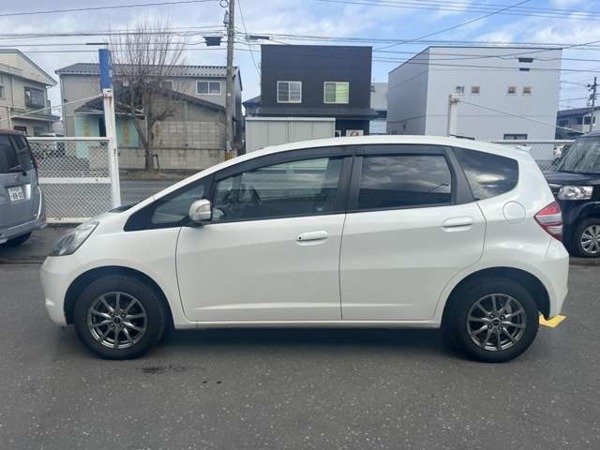 フィット 1.3 G ナビ　アルミ　バックカメラ　ETC