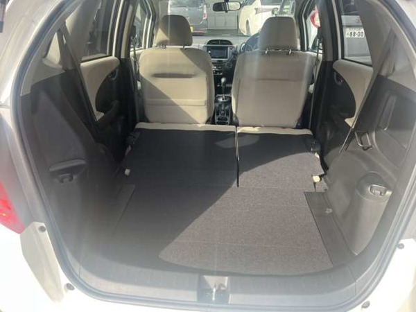 フィット 1.3 G ナビ　アルミ　バックカメラ　ETC