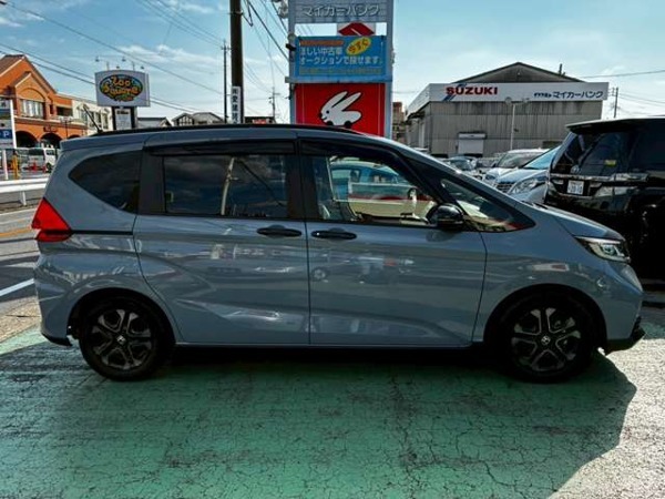 フリード 1.5 クロスター ブラックスタイル ナビTVBカメラ　両側(cè)電動スライドドア