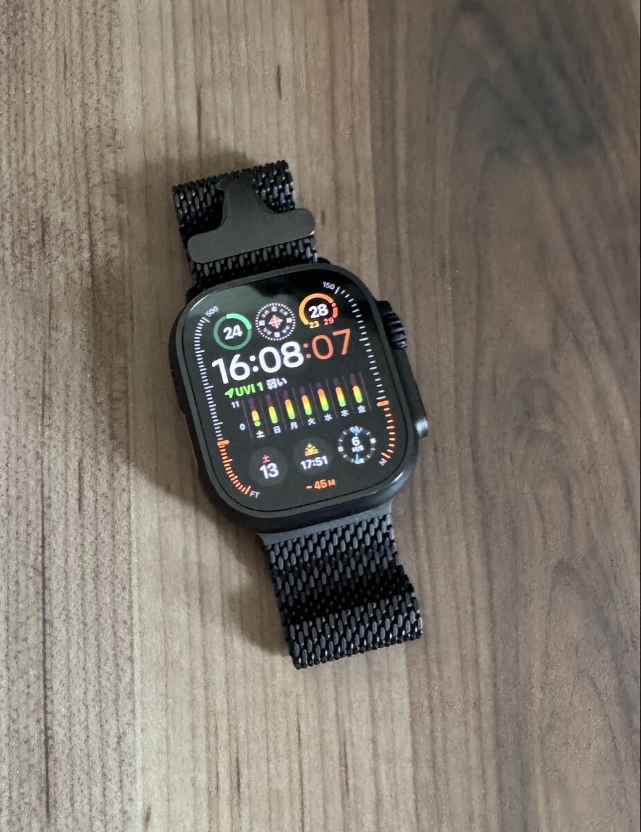 Apple Watch Ultra 2 (アップルウォッチ ウルトラ2) ブラックチタニウムケースとブラックチタニウムミラネーゼループ