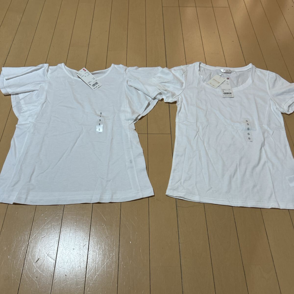 新品未使用ユニクロUNIQLOラッフルスリーブTスクープネックTレディースS_画像1