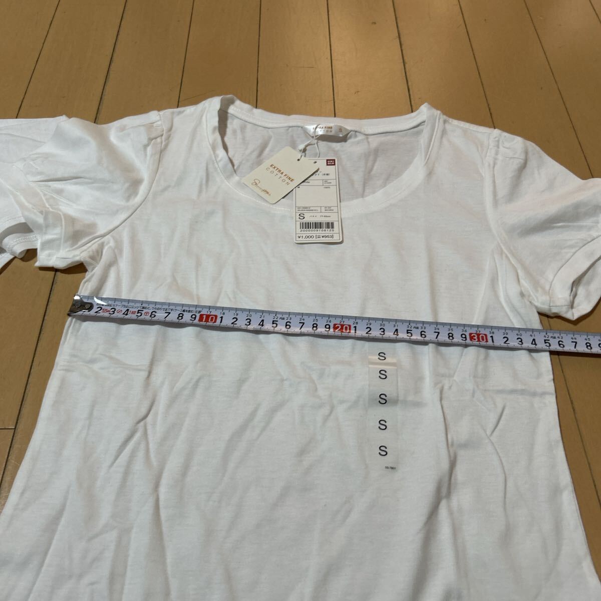 新品未使用ユニクロUNIQLOラッフルスリーブTスクープネックTレディースS_画像3