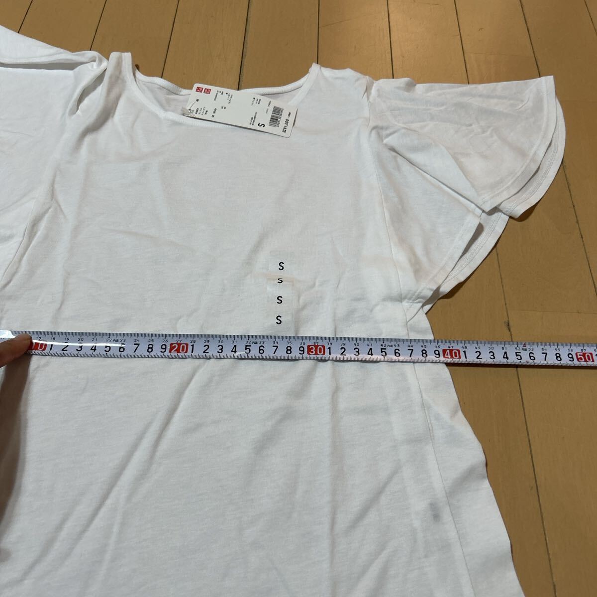 新品未使用ユニクロUNIQLOラッフルスリーブTスクープネックTレディースS_画像6