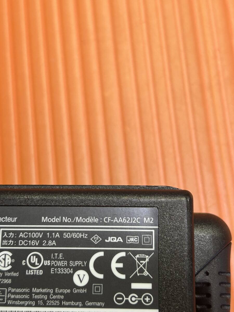 Panasonic 純正 ACアダプタ MX5 MX4 MX3 AX3 AX2 RZ6 RZ5等 CF-AA62J2C M2 16V 2.8A 外徑5.5 內(nèi)徑2.6 (36