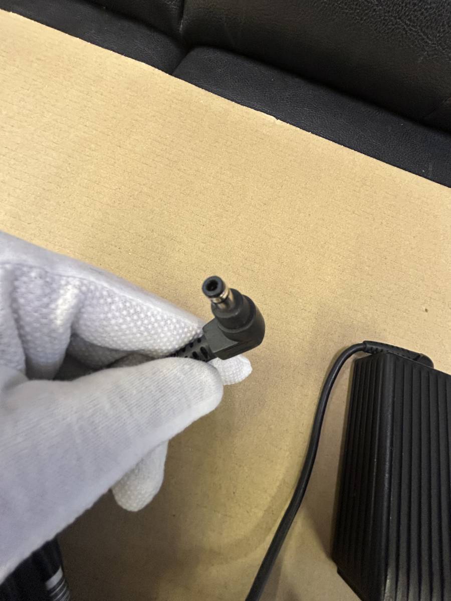 Panasonic 純正 ACアダプタ MX5 MX4 MX3 AX3 AX2 RZ6 RZ5等 CF-AA62J2C M2 16V 2.8A 外徑5.5 內(nèi)徑2.6 (36