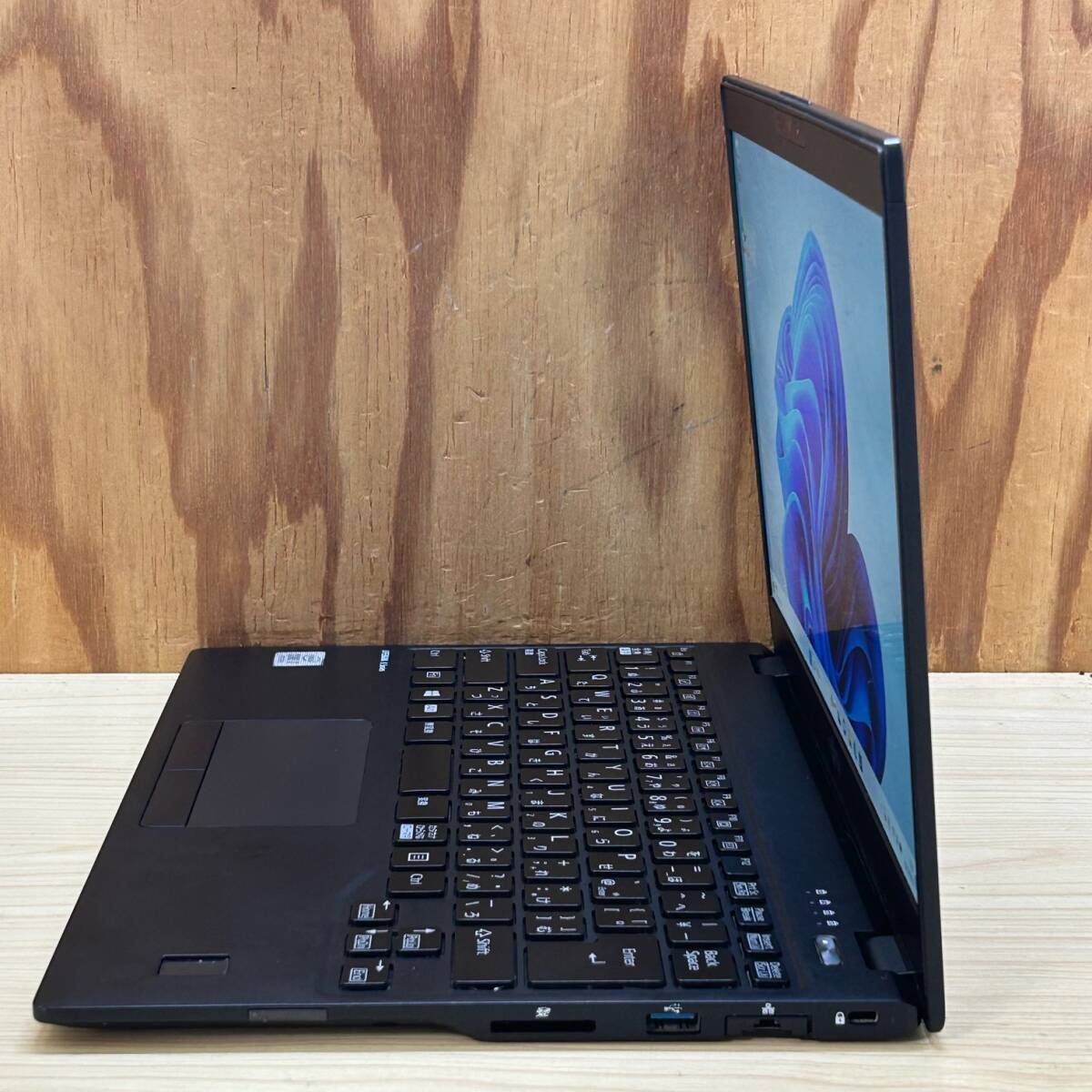 超軽量◆LIFEBOOK U9310/D◆Core i7-10610U◆メモリ16GB◆SSD256GB◆Full HD