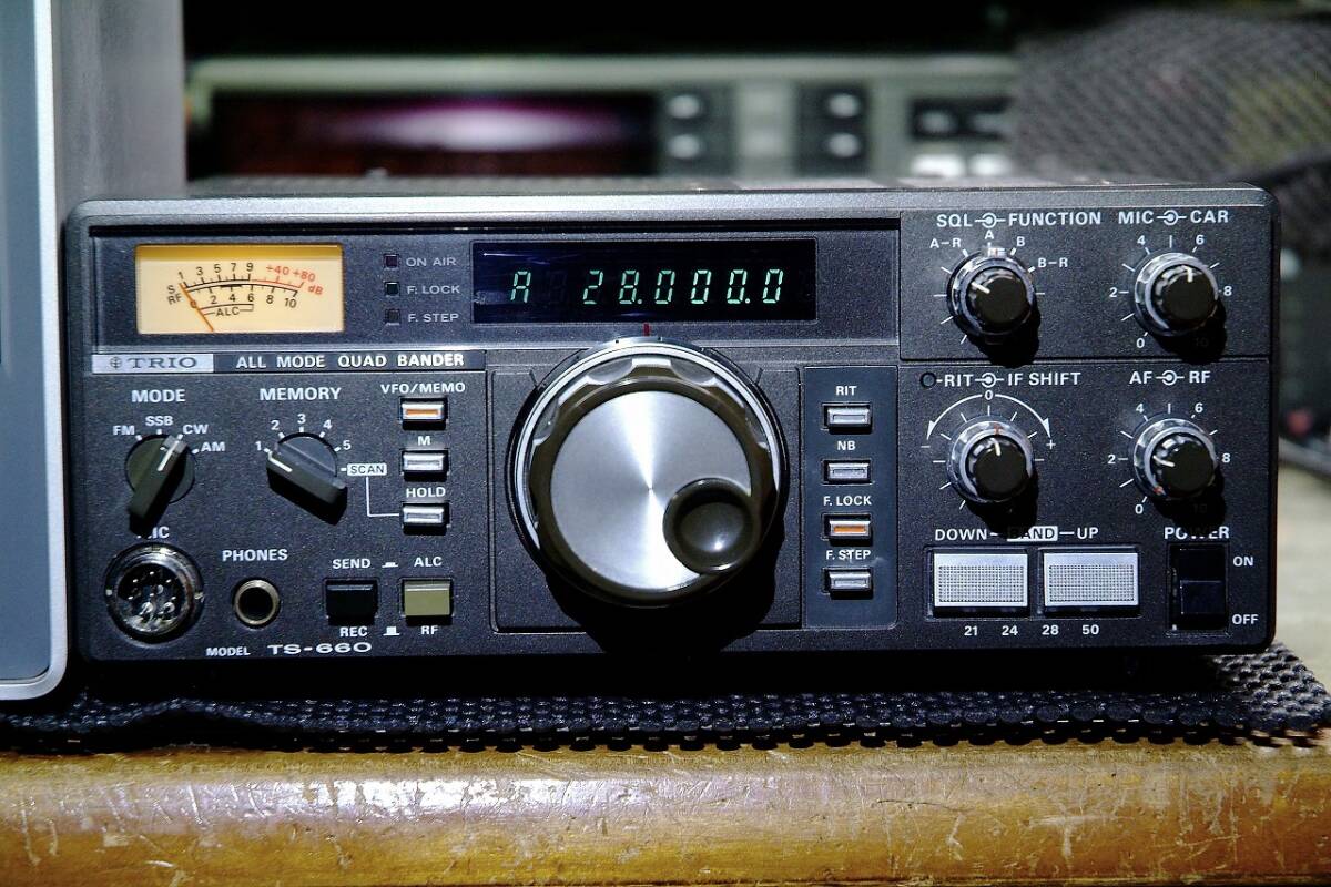 整備品周波数拡張済み　AMフィルター搭載　クワッドバンダー　ＴＳ-660_画像1