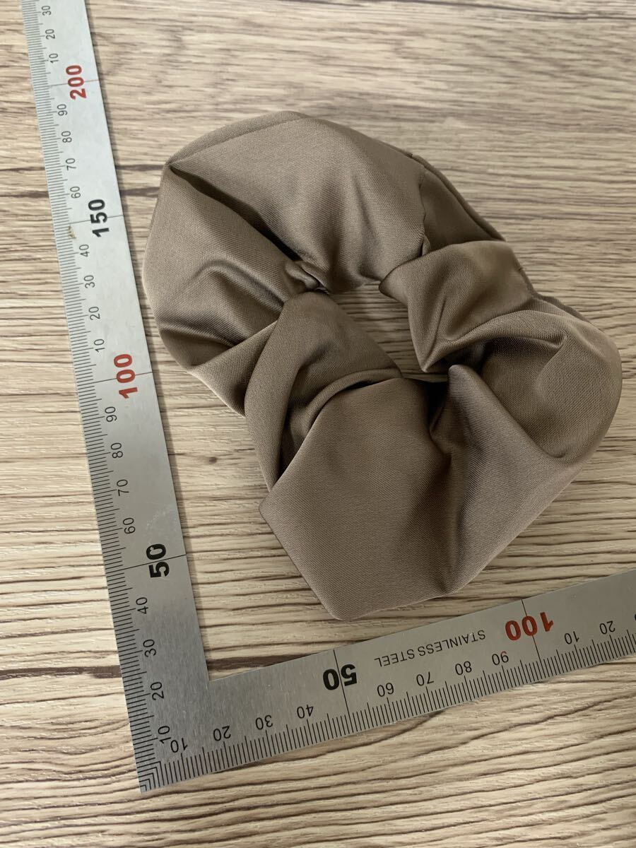 【開封のみ】シュシュ ヘアゴム シュシュおしゃれ 大人 ボリューム 大きめ サテンシュシュ 無地 シンプル 髪飾り レディース _画像4