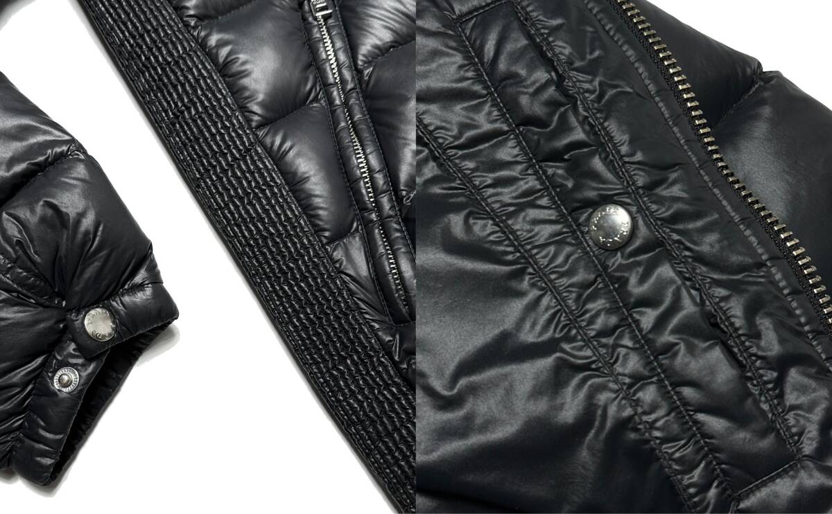 プラダ　トライアングルロゴ　中綿　ナイロンジャケット　フード付き　46 プラダ トライアングルロゴ 23SS ナイロン ナイロンジャケット