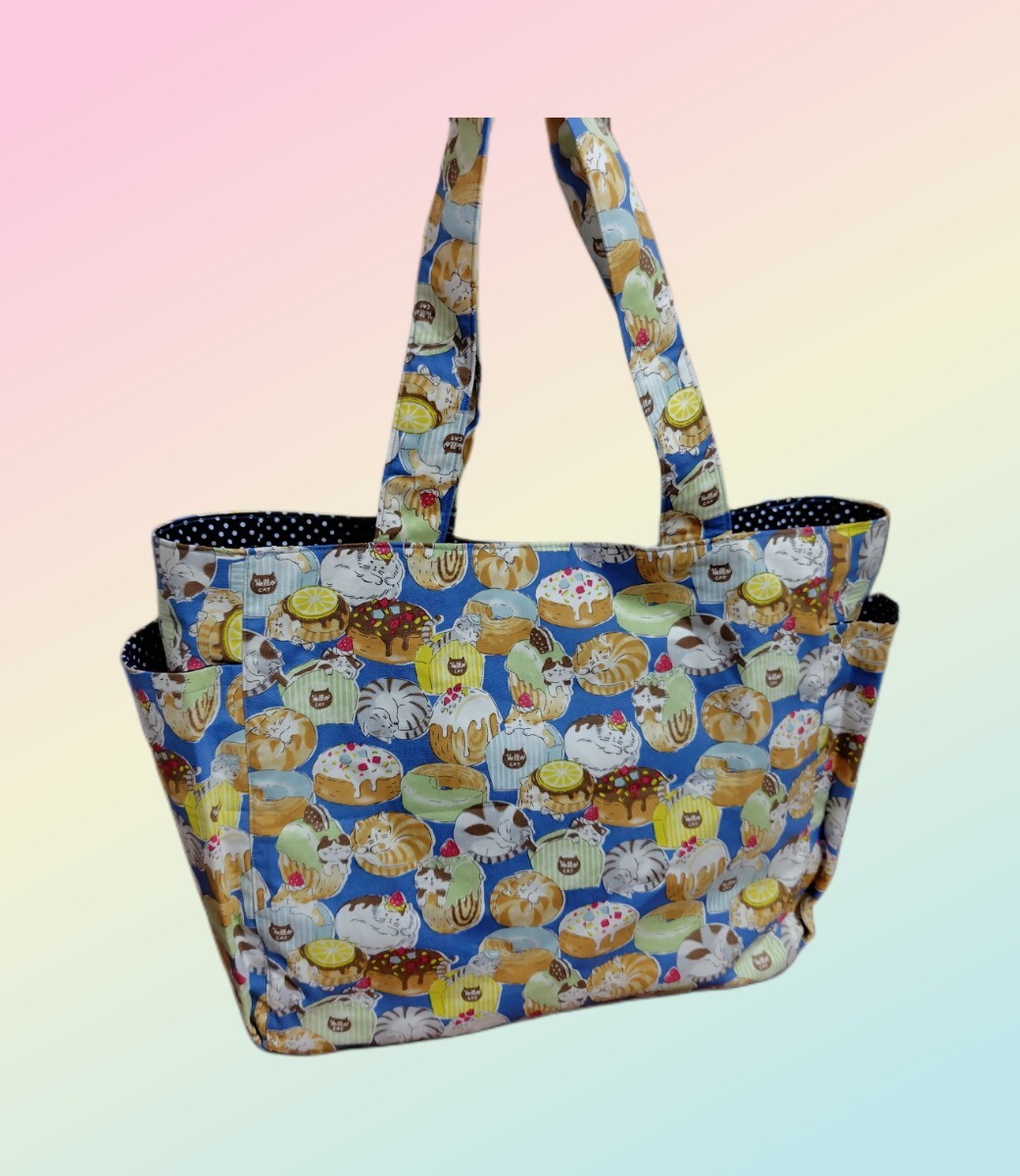 ハンドメイド★猫×ドーナツの可愛いサイドポケット付きトートバッグ★大きい★