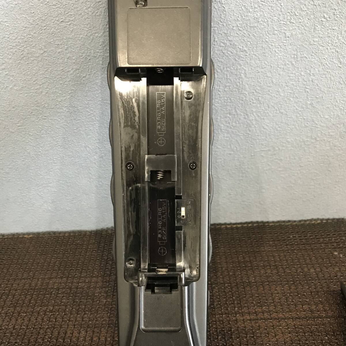 ★ポスト投函にてお届け★ 簡易清掃・動作確認済み　①メーカー名　SHARP②型番 GB047WJSA　TVリモコン　中古　③管理No.S248_画像5