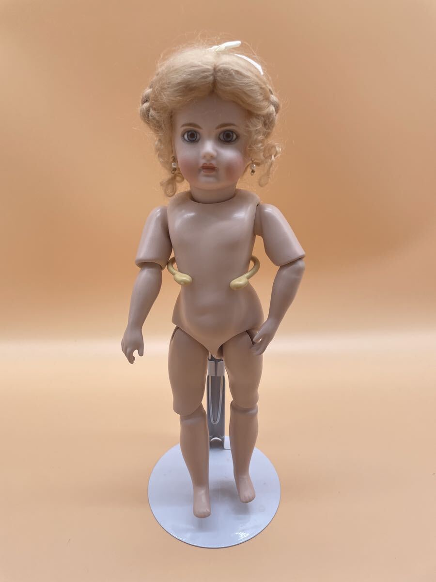 気品高く美しい表情を持つ、アンティークドールのレプリカです。 _画像5