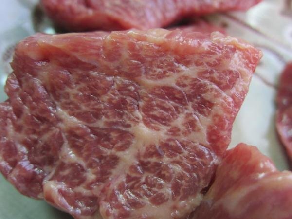 特別な商品「霜降り、馬刺し50g位」極上モモ肉、専門店専用