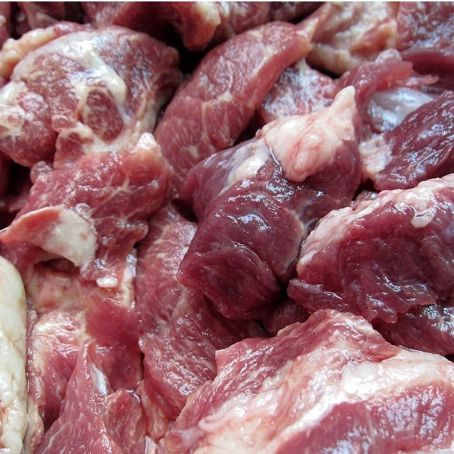 高級部位の「馬肉霜降りロースすじ1kg」超珍品?珍味...要加熱urikiri