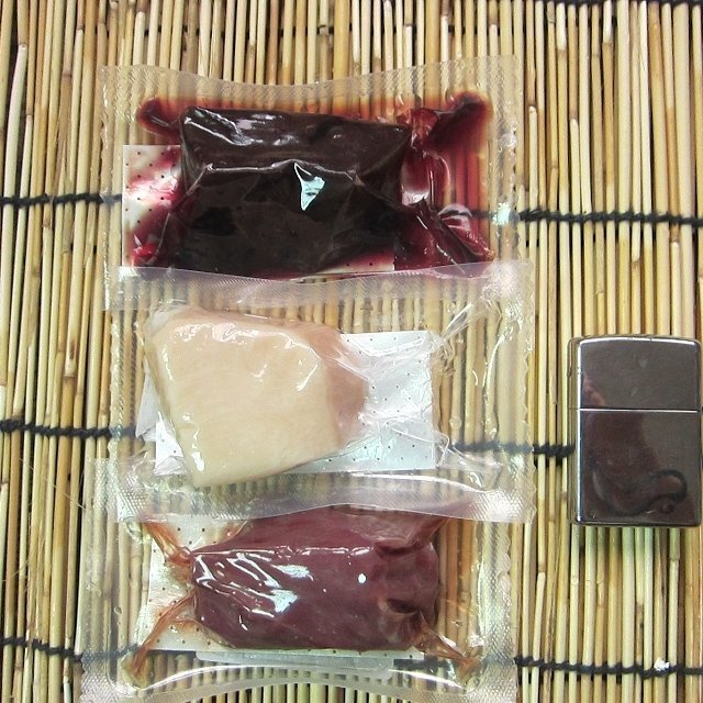 馬刺し「豪華3點(diǎn)セット」じゅわ～っ広がる旨味!!?。疆€?上赤身?生レバー150g＝