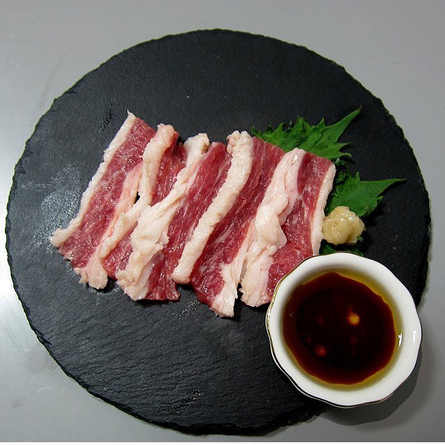 超高級(jí)部位「ふたえご馬刺し/3片で200g位」歩留り100％/モンゴル産　じゅわ～っ広がる旨味!!ヘルシーです。