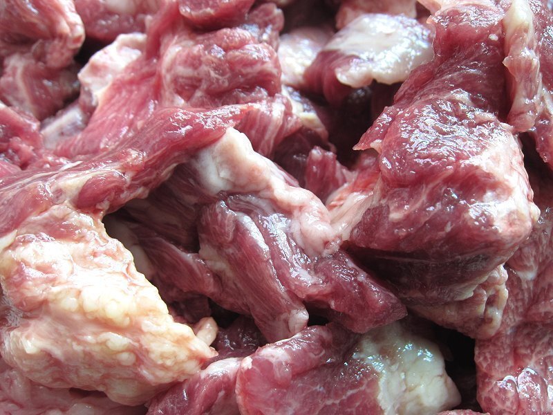 高級部位の「馬肉霜降りロースすじ1kg」超珍品?珍味...要加熱urikiri