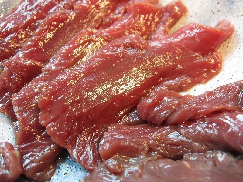 脂のってます！！「馬刺ロース４片で200g位」一番柔らかな部位です!!...専門店専用