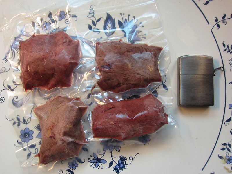 歩留り100％「馬刺し極上赤肉 5片で250g」5人前用、じゅわ～っ広がる旨味!!ヘルシーです。