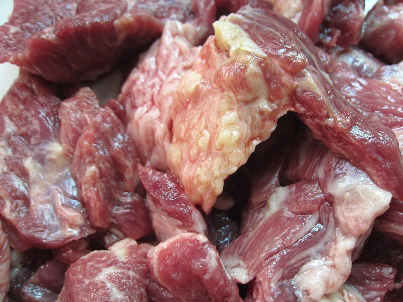 高級部位の「霜降り馬肉切り落とし1kg」超珍品?珍味...要加熱urikiri