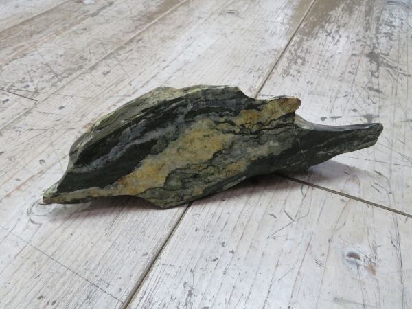 【愛石家/コレクション】 詳細不明 連山 山型 飾り石 合計4.4kg 木製 台付き 検索用⇒ 鑑賞石/天然石/自然石/銘石/水石/原石/鉱物/F0908_画像6