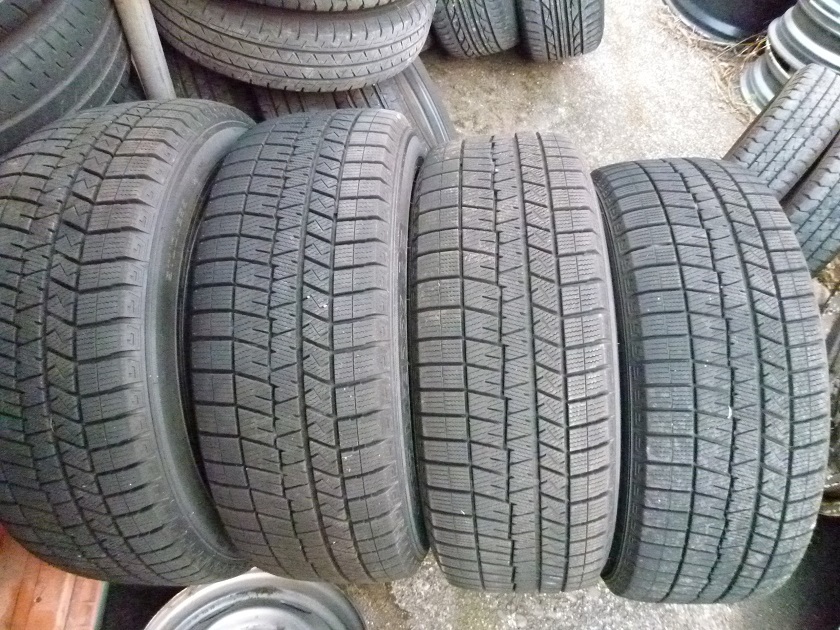 ダンロップスタッドレス235/55R18/良品2021年_画像1