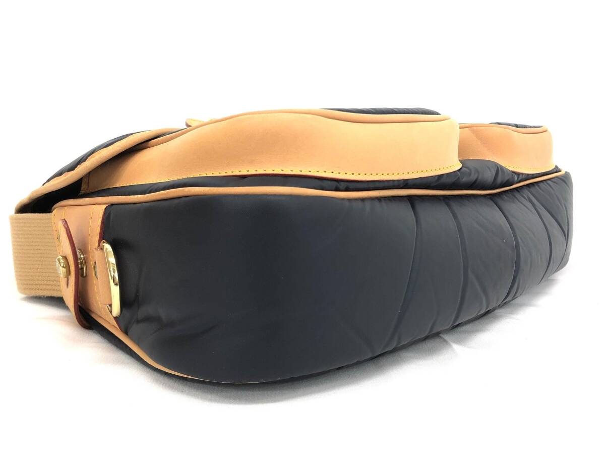 T09/120 美品 HUNTING WORLD ハンティングワールド バチュークロス クロスボディ メッセンジャーバッグ ネイビー他