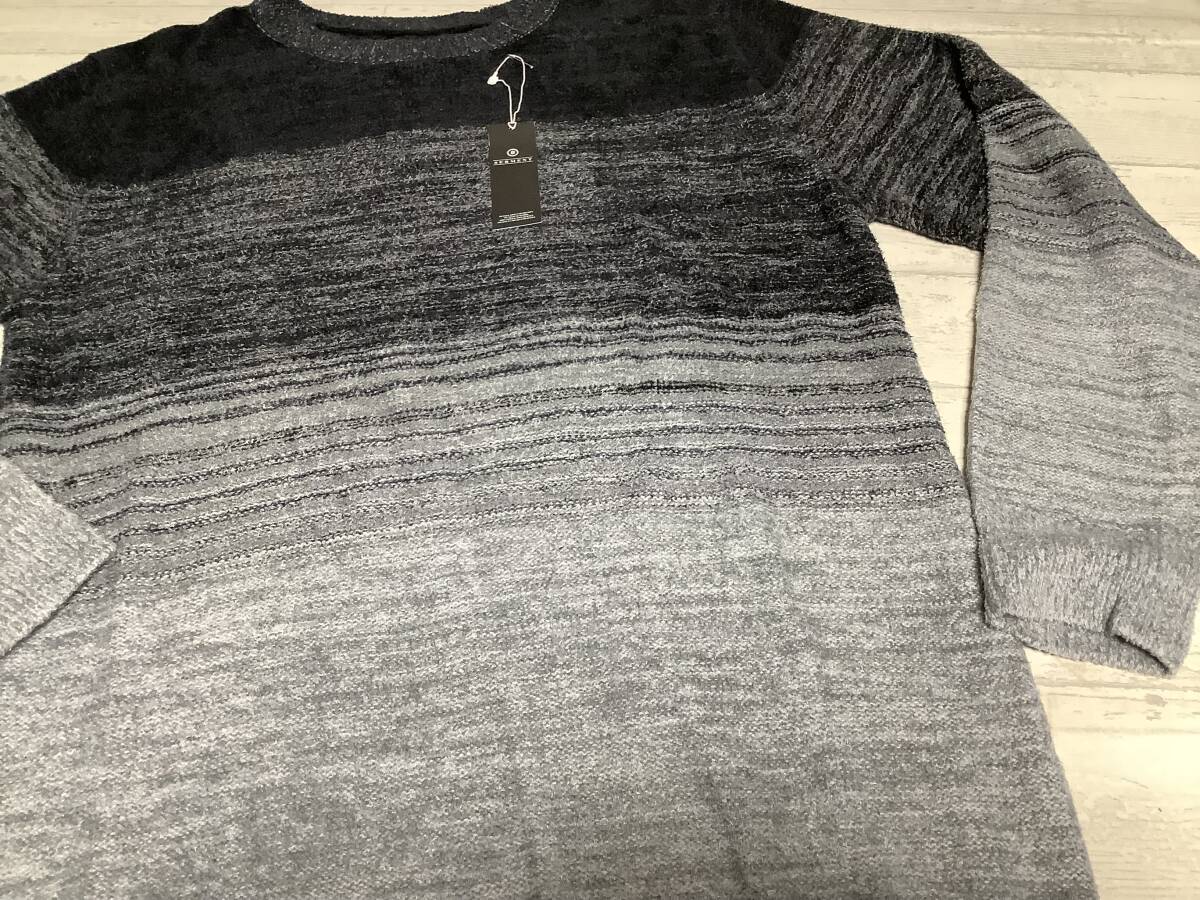 RE★LLサイズ★新品未使用　ニットセーター★ 定価7,900円　モノトーングラデーション_画像2